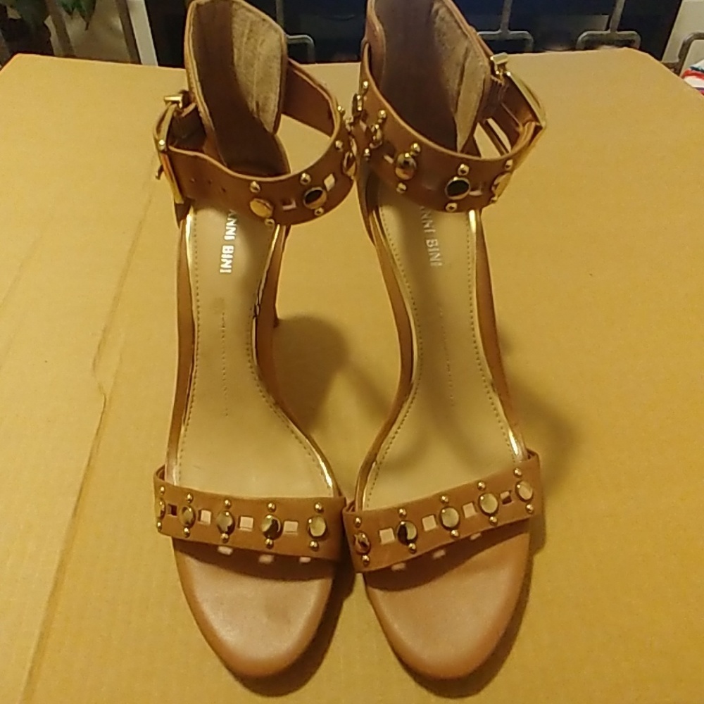 Gianni Bini 6" Sandals